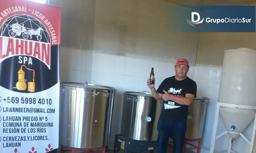 Emprendedor pasó de un taller mecánico a ser el creador de cervezas y licores artesanales