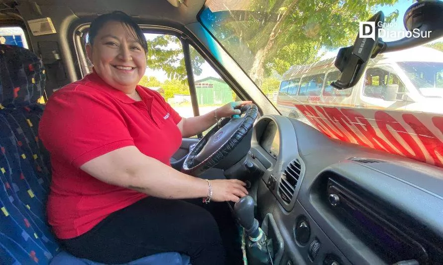 Buses Llifén, emprendimiento familiar cuenta con la primera mujer conductora de la zona