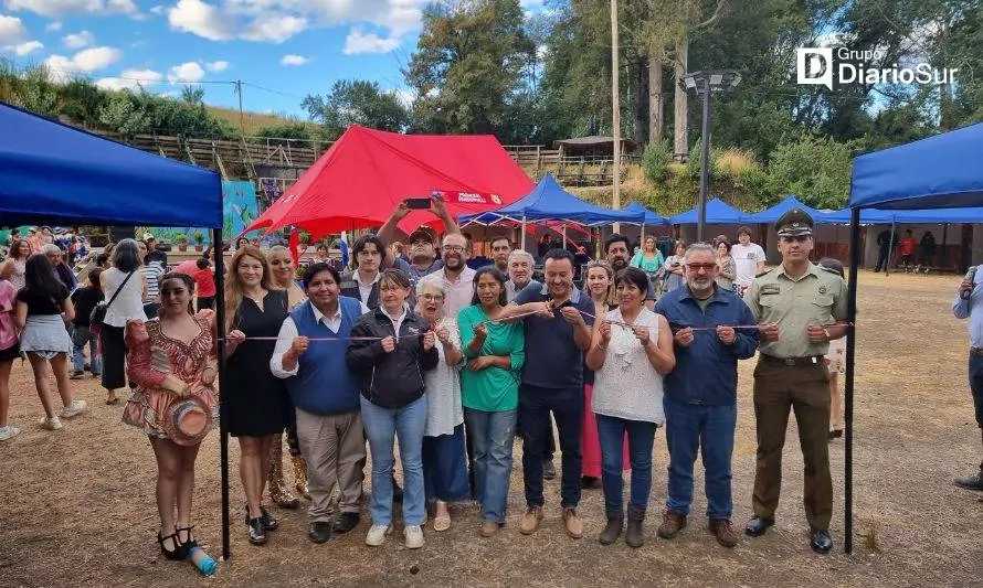 Con más de 20 emprendedores se realiza Feria Campesina en Panguipulli