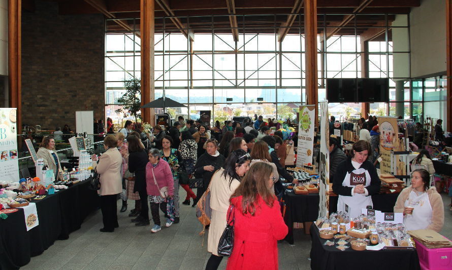 Primera Feria Mujer Emprendedora de la región impulsa el desarrollo de negocios de Puerto Varas