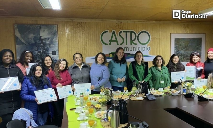 Emprendedoras de Castro desarrollan sus iniciativas certificándose en gestión de negocios