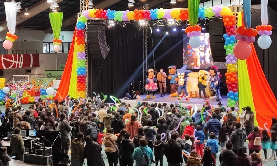 Emprendedores se suman a "Expo Niños y Niñas" en Valdivia con 50 stand
