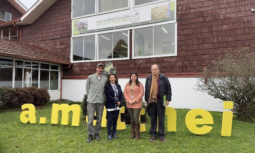 Colaboración busca fomentar la economía social y el cooperativismo en estudiantes de Los Lagos