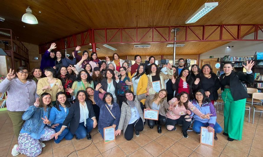 Emprendedoras de Castro concluyen exitosamente capacitaciones en distintos oficios
