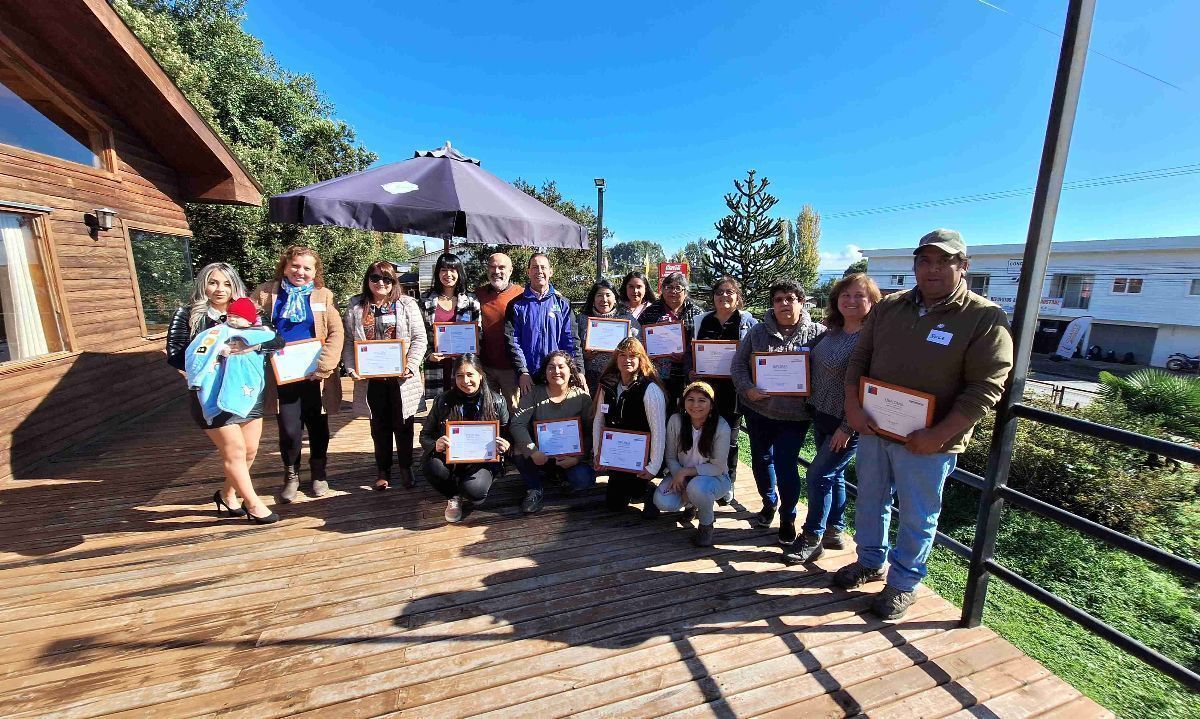 Vecinos de Lago Ranco recibieron recursos del Fosis para sus emprendimientos